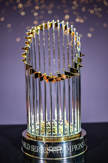 The Dodgers aim for another shot at the Commissioners Trophy, awarded after winning a world series. Photo courtesy of Wikipedia Commons.
